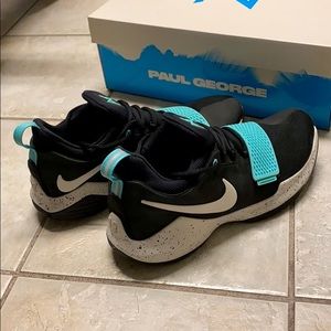 Nike PG1 Basketball Shoes